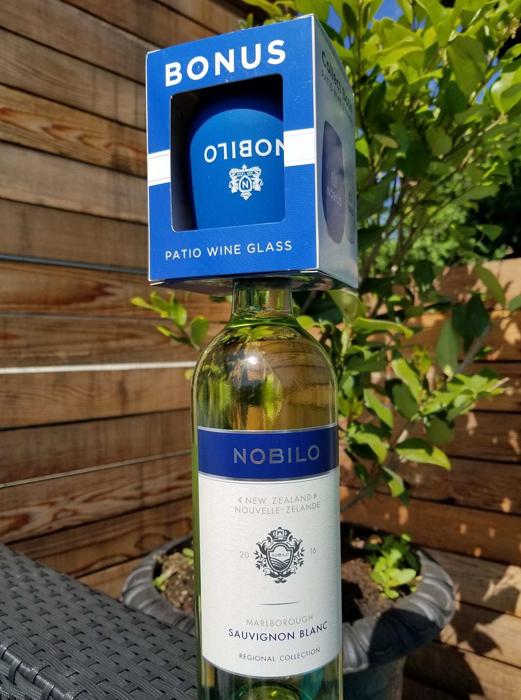 Jackson Triggs patio wine glass promotion